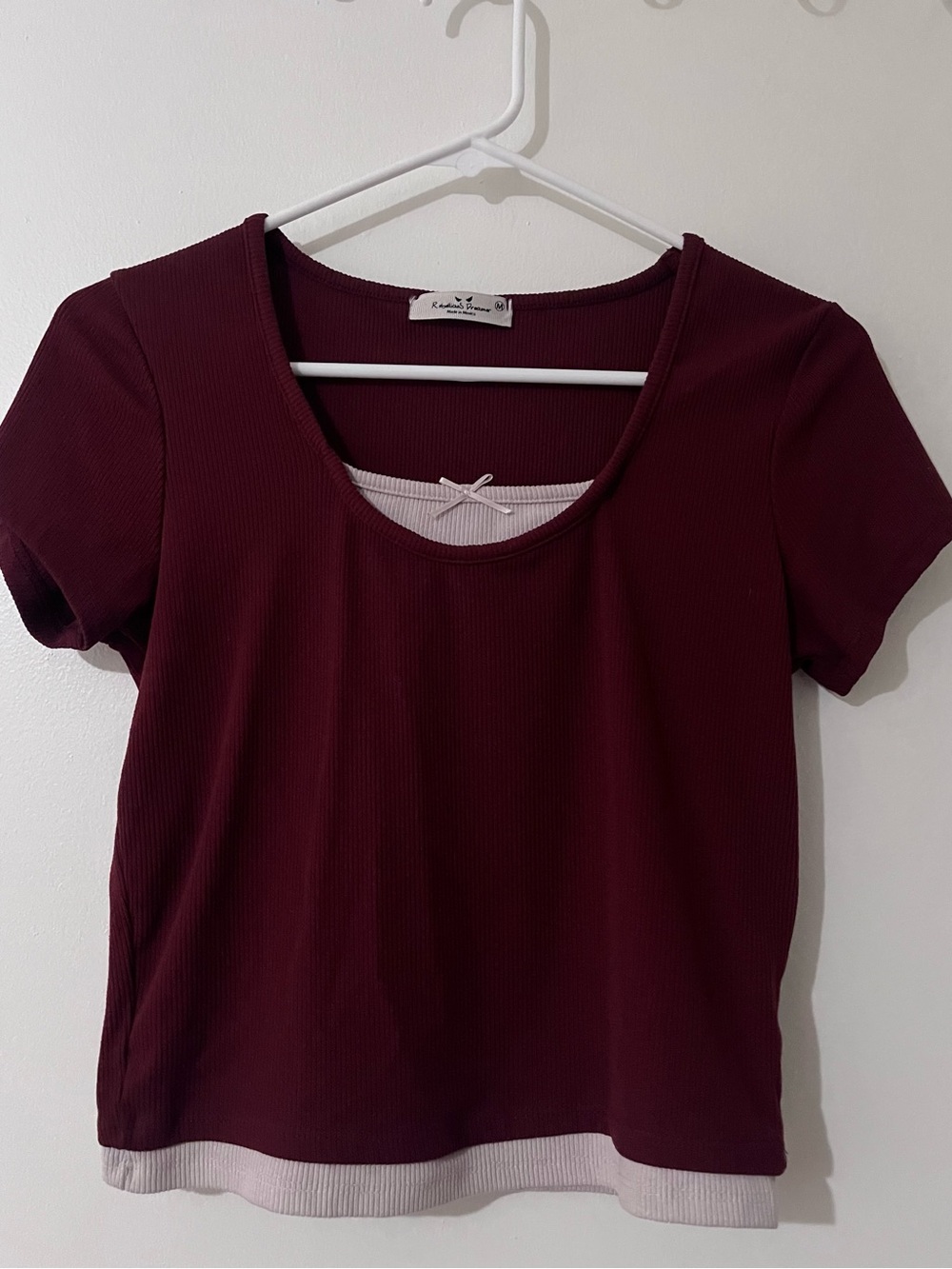 Ribbed Scoop Neck Short Sleeve Top in Deep Wine
